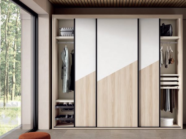 Armario de 3 puertas correderas con luces led Ref.02 1443 CT