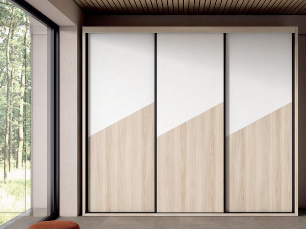 Armario de 3 puertas correderas con luces led Ref.02 1443 CT